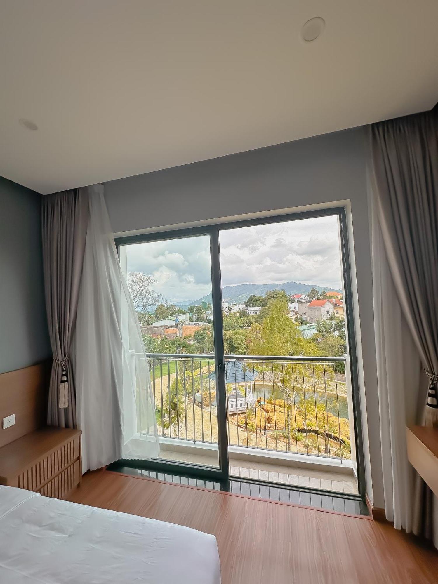 Sunflower Hotel & Resort Bao Loc Exteriör bild