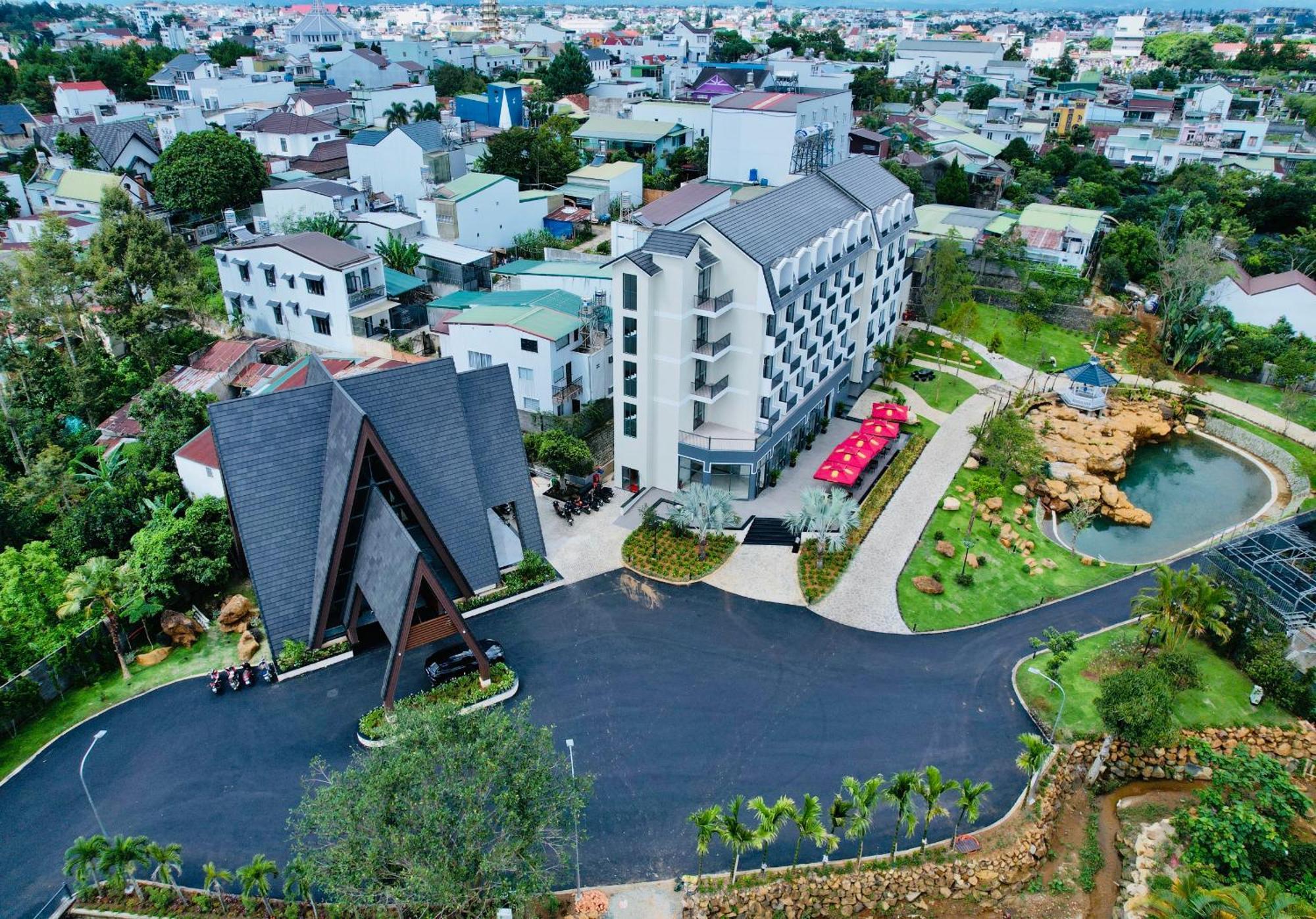 Sunflower Hotel & Resort Bao Loc Exteriör bild